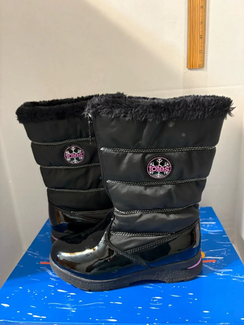 Totes girls SZ 3 black waterproof snow boots zip front closure‎ faux fur collar